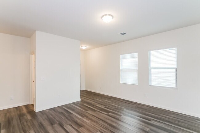 Building Photo - 4072 Scarlet Oak Ln