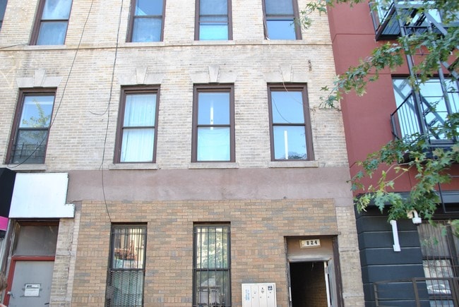 Building Photo - 824 Saint Johns Pl
