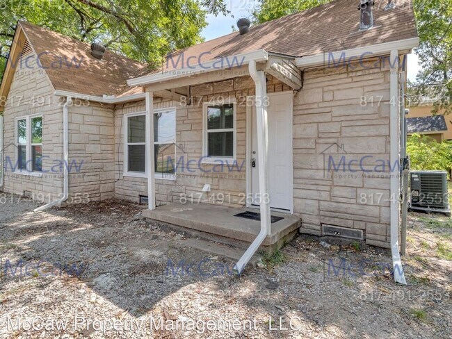 Building Photo - 2 br, 1 bath House - 316 W. Avenue D