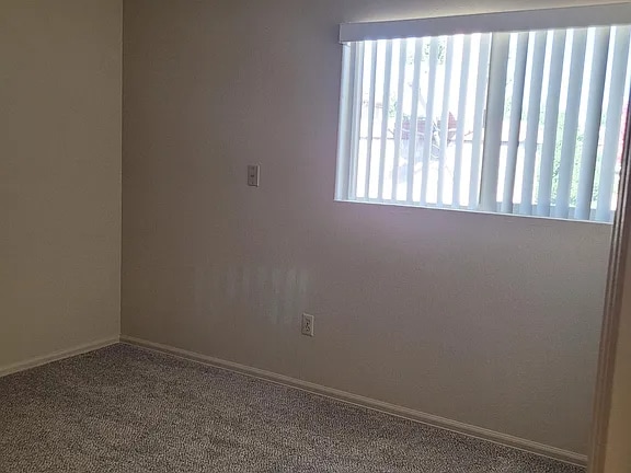 Foto del edificio - 1247 Holland Park Blvd