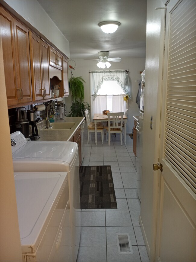 Building Photo - 457 Onyx Ct