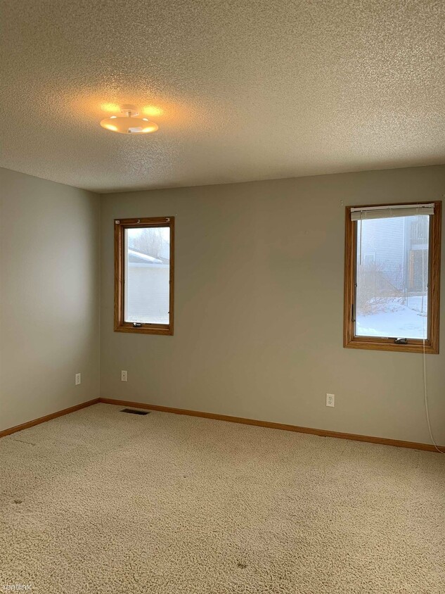 Primary Photo - 3 br, 2 bath Townhome - 4010 Lockport St