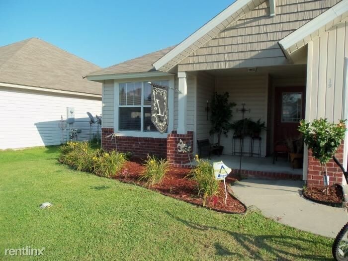 Foto principal - 3 br, 2 bath House - 19 South Village Lane