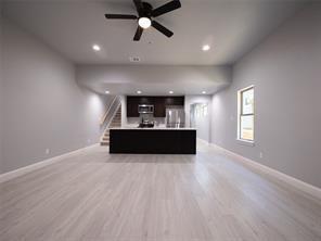 Foto del edificio - 421 W Elm St