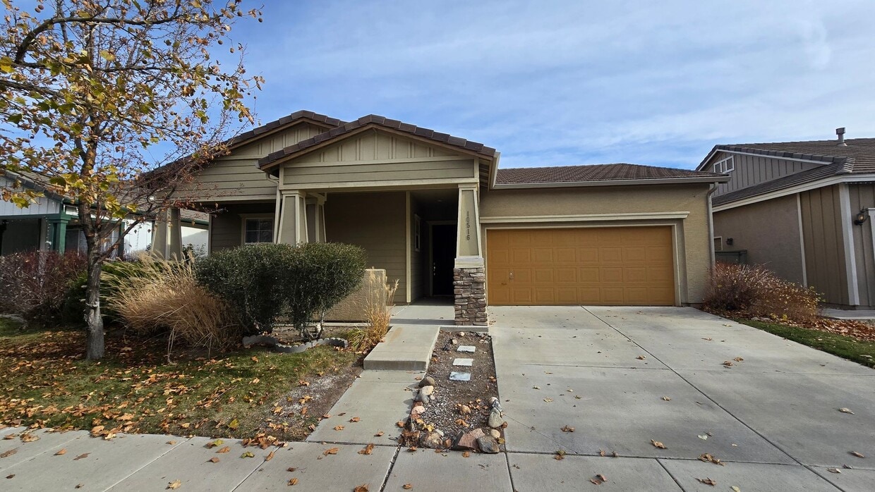 Foto principal - South Reno Single Story Home in Gated Community