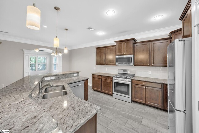 Building Photo - 10 Windsor Creek Ct
