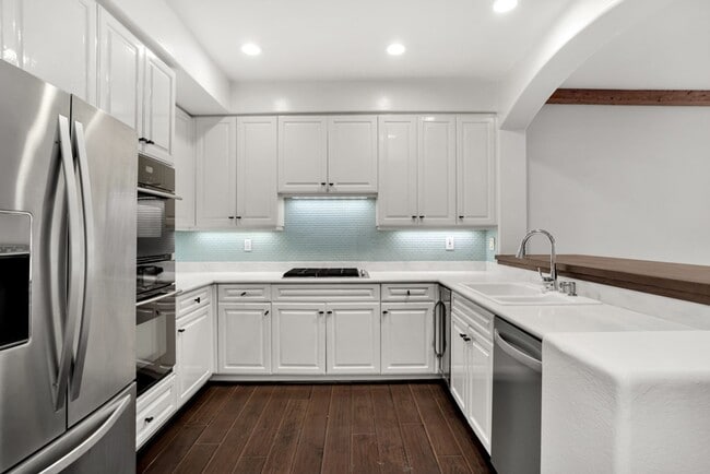 Building Photo - UPDATED LUXURY MALIBU CONDO!
