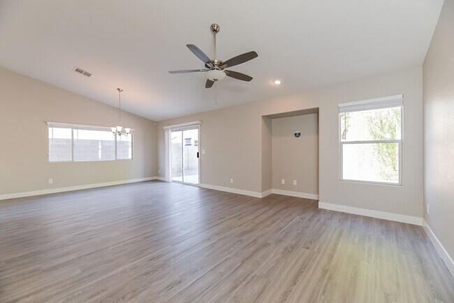 Building Photo - 118 Sugarbush Ln