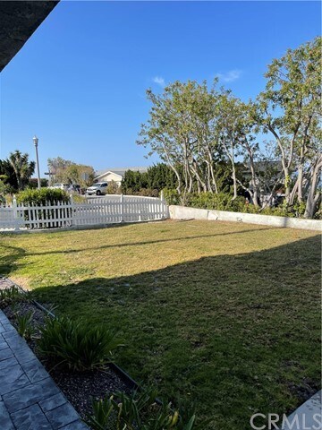 Building Photo - 617 E Avenida San Juan