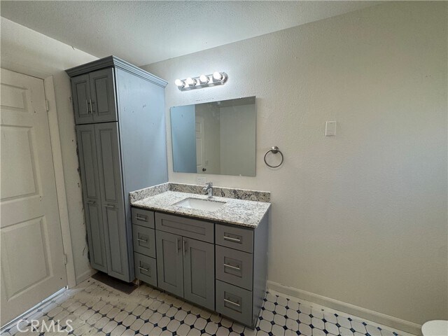 Foto del edificio - 6475 Stover Ave