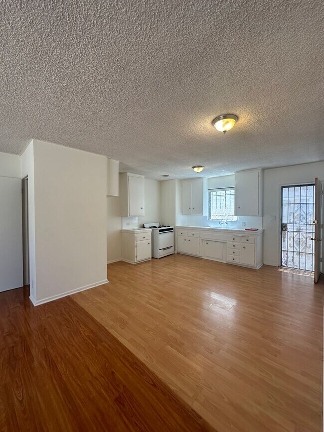 Building Photo - 11615CU