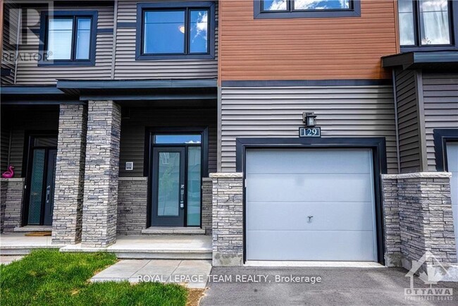 Building Photo - 129 Natare Pl
