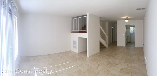 Building Photo - 2 br, 1.5 bath House - 858 Highlands Dr. #5