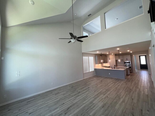 Building Photo - 1815 Waters Branch Dr