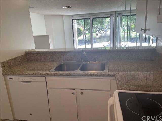 Foto del edificio - 130 Lakepines