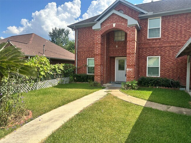 Foto del edificio - 8340 Folkstone Ln