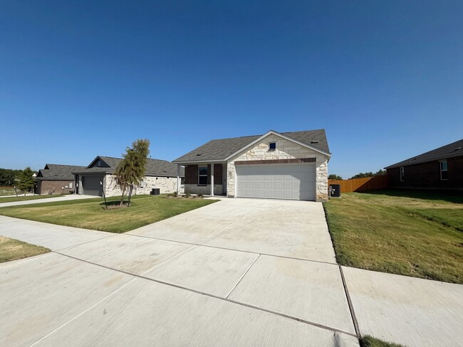 Photo - 401 Meadows Ln (Sherman, TX) House