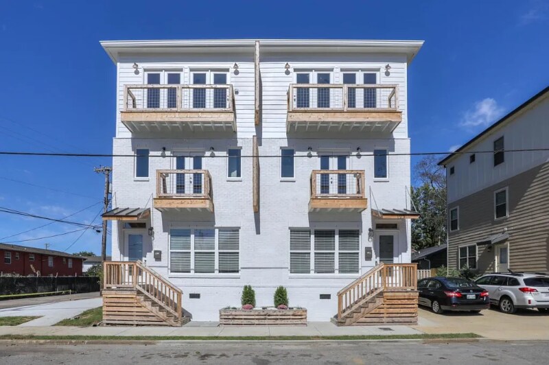 Photo - 123 Berry St