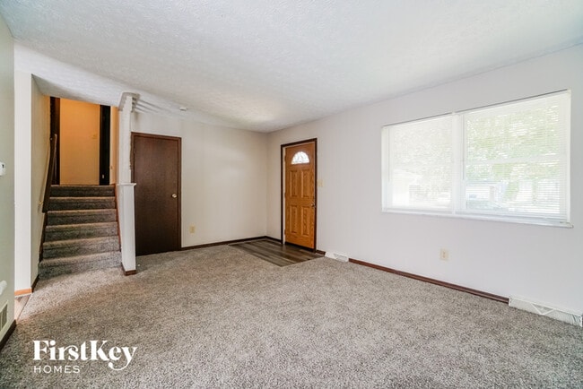 Building Photo - 627 Presidential Way