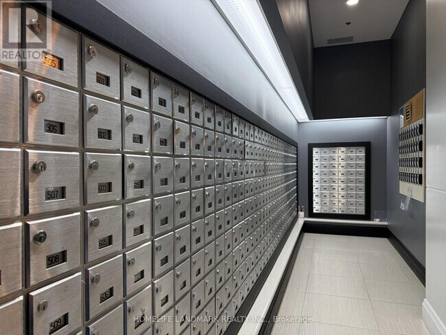 Photo du bâtiment - 19 Grand Trunk Crescent