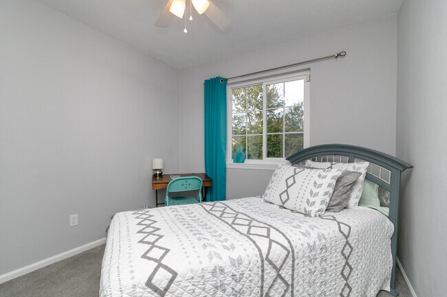 Bedroom - 3210 Chesterton Ct