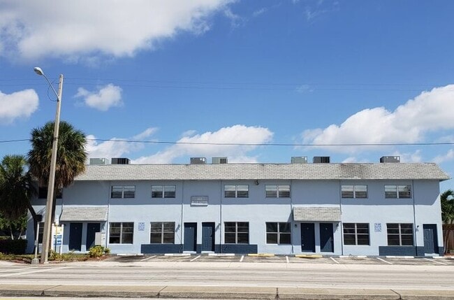 Photo - 1160 W Blue Heron Blvd Apartment
