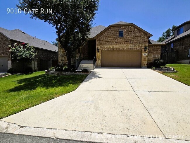 Building Photo - Live Large in Desirable Front Gate: Spacio...