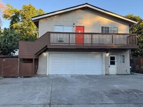 Building Photo - 657 Junction Ave