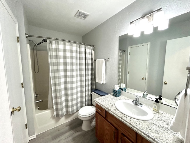 Foto del edificio - 2308 Heatherfield Ln