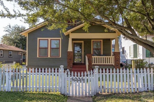 Foto del edificio - 5225 Ave N 1/2