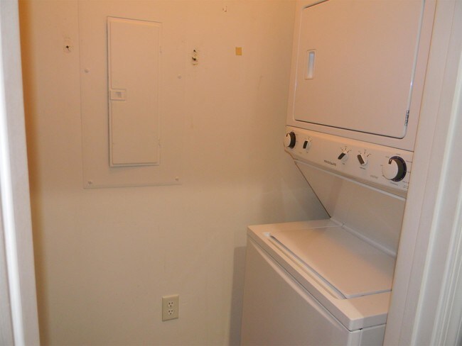 Building Photo - 33500 Parker Run