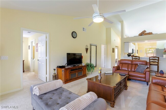 Building Photo - 337 Robin Hood Cir