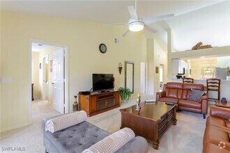 Building Photo - 337 Robin Hood Cir