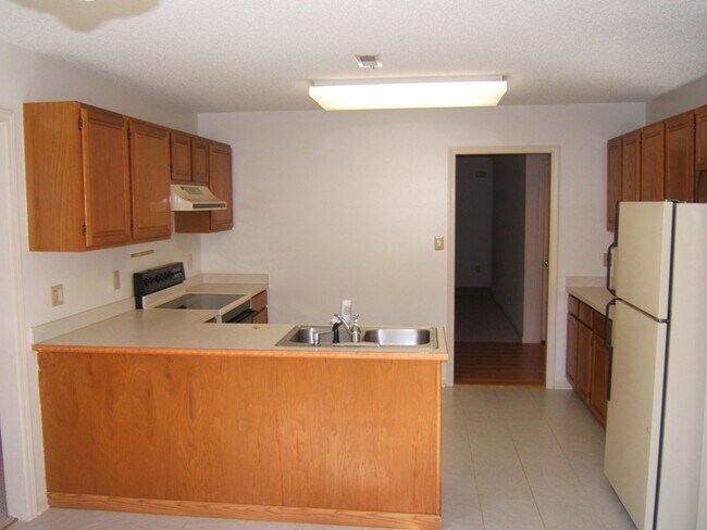 Foto del edificio - Jan Move In !!! 3BR/2BA Gated Marina Community!