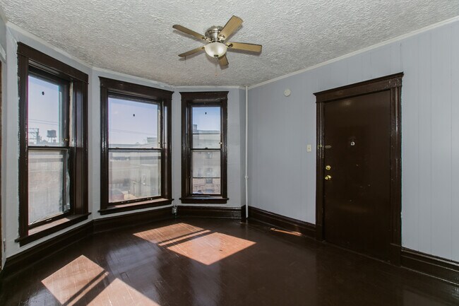 Foto del edificio - 2330 W 42nd St