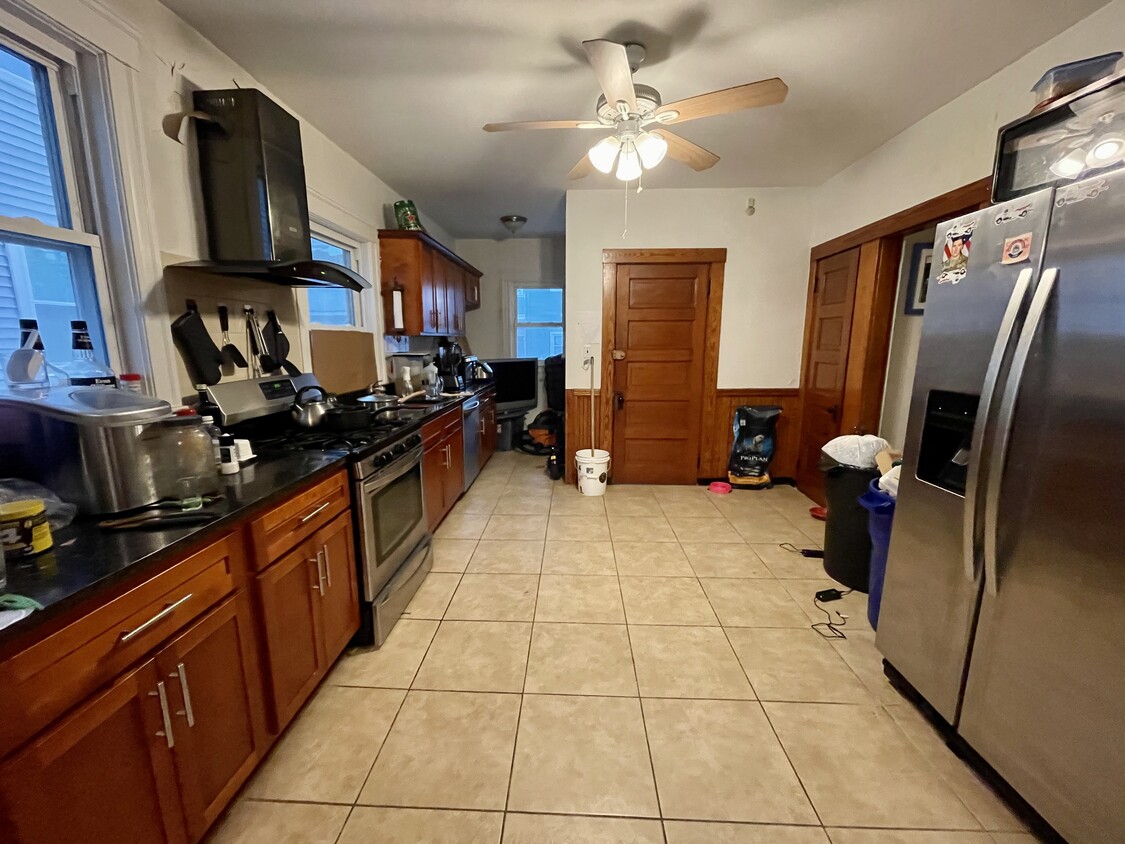 Foto principal - 74 Raymond Ave