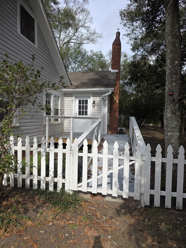 Foto del edificio - 705 E Water Ave