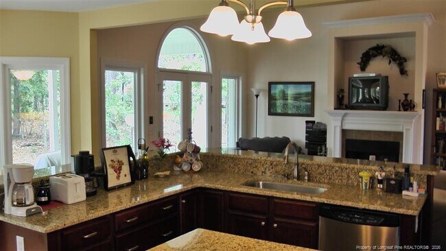 Foto del edificio - 158 Sherwood Ln