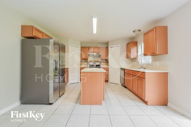 Building Photo - 31845 Sunpark Cir
