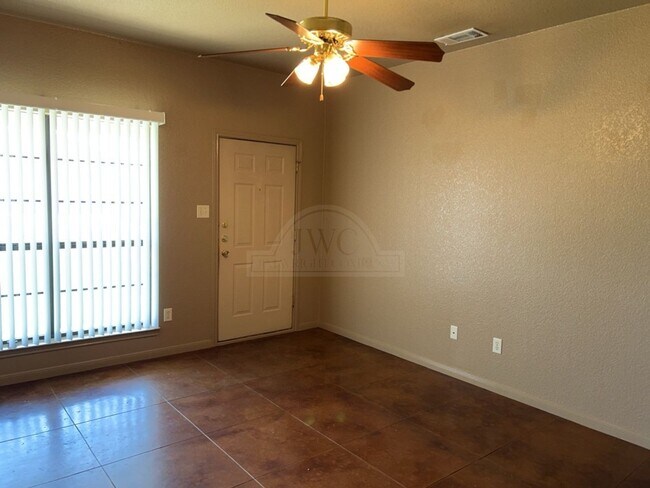 Foto del edificio - 1203 Cinch Dr