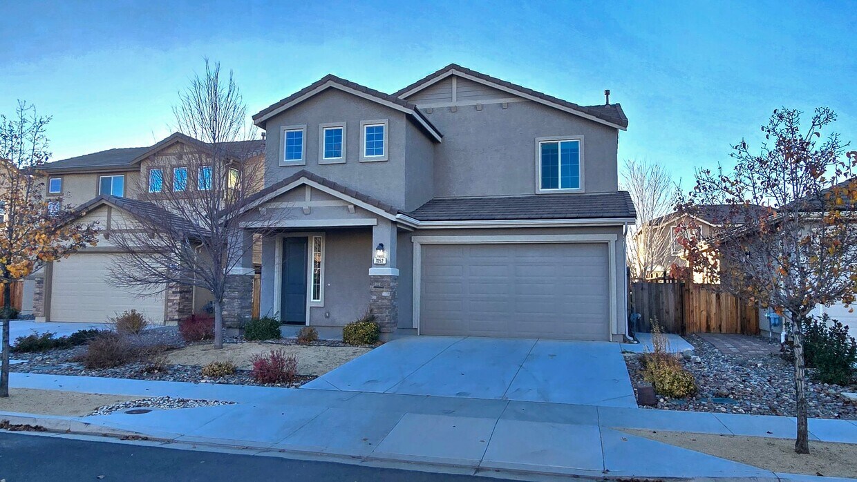 Primary Photo - 4 Bedroom home Located on Quiet Neighborhood