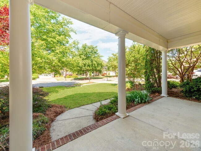 Foto del edificio - 533 Montgrove Pl NW