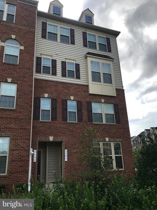 7793 Culloden Crest Lane Unit 55A, Gainesville, VA 20155 Condo for