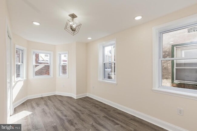Building Photo - 537 N 33rd St