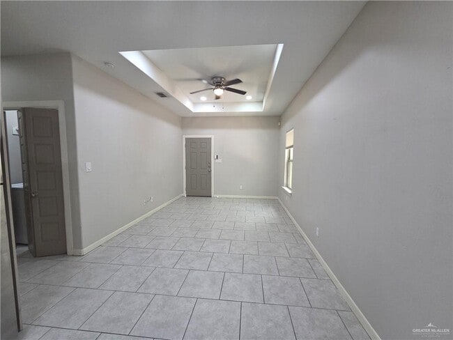 Building Photo - 2009 Garden Ridge Dr