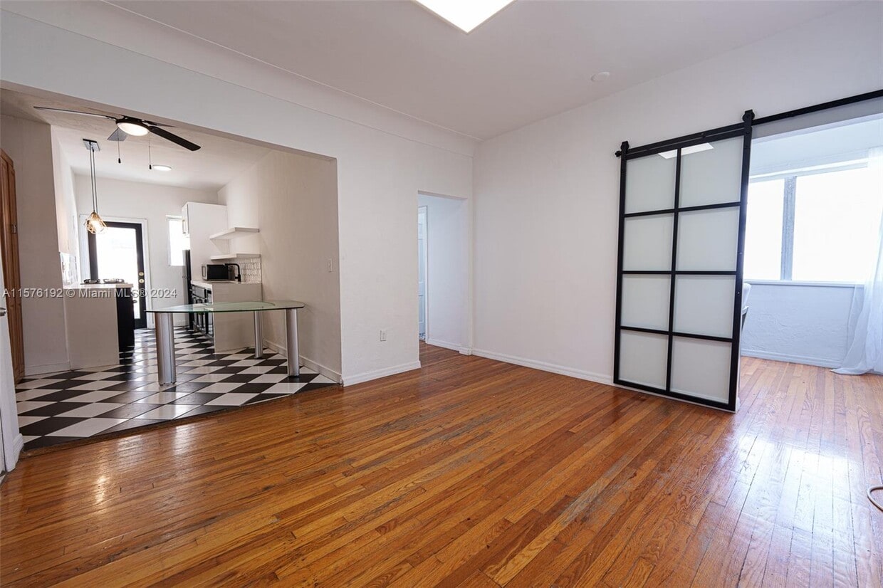 Primary Photo - 1351 Meridian Ave