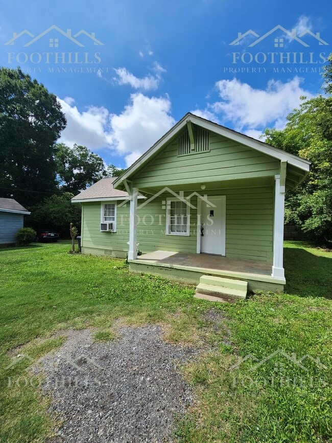 Building Photo - 1-Bedroom Home Near Anderson University!