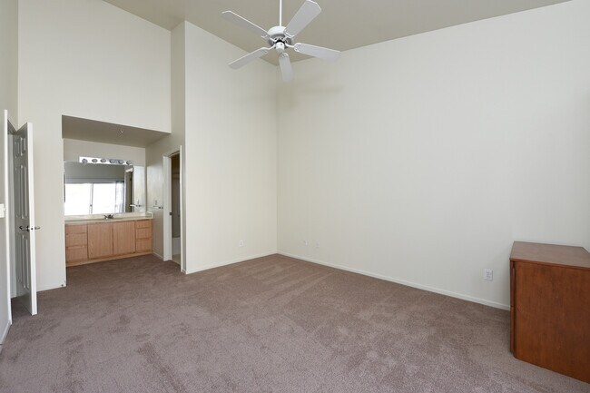 Foto del edificio - Beautiful 2BR/2BA Condo - Convenient Downtown San Jose Location!