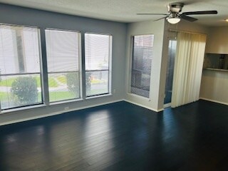 Foto del edificio - 8020 Braesmain Dr