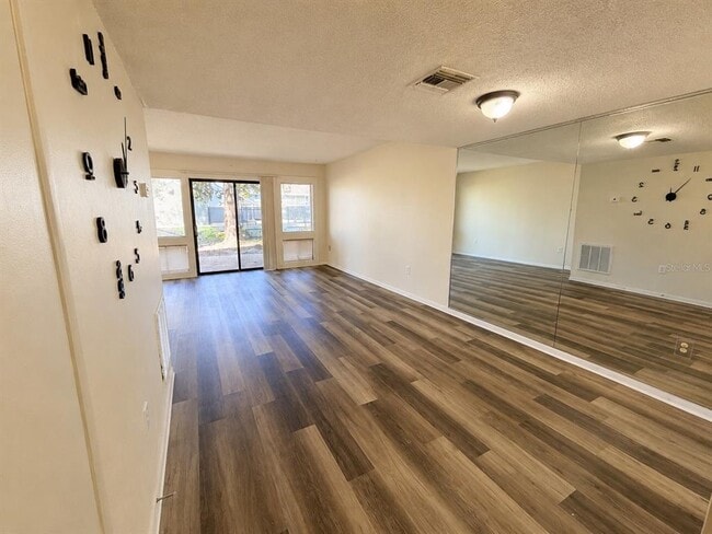 Building Photo - 5967 Windhover Dr